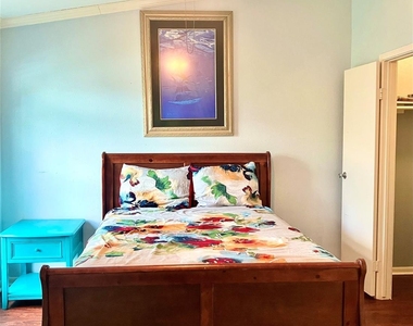 3506 Cove View Boulevard - Photo Thumbnail 9