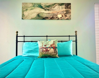 3506 Cove View Boulevard - Photo Thumbnail 4