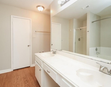 16115 Purpleridge Court - Photo Thumbnail 10