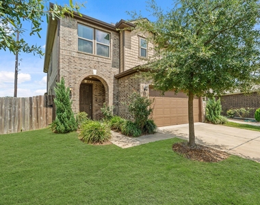 5266 Tall Tower Street - Photo Thumbnail 3