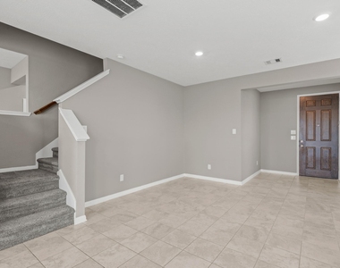 5266 Tall Tower Street - Photo Thumbnail 6