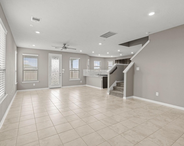 5266 Tall Tower Street - Photo Thumbnail 7