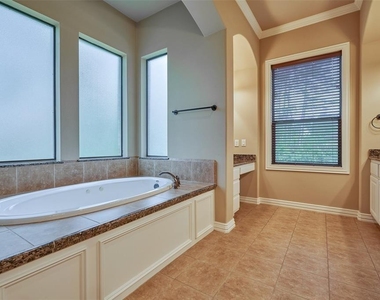 101 E Silverwood Ranch Estate - Photo Thumbnail 22