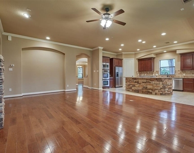 101 E Silverwood Ranch Estate - Photo Thumbnail 14