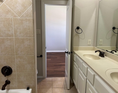 101 E Silverwood Ranch Estate - Photo Thumbnail 28
