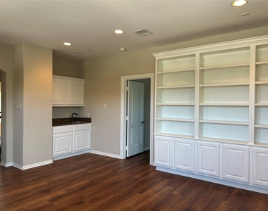 101 E Silverwood Ranch Estate - Photo Thumbnail 32