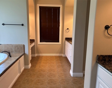 101 E Silverwood Ranch Estate - Photo Thumbnail 36