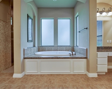 101 E Silverwood Ranch Estate - Photo Thumbnail 23