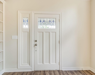 1009 Bryan Avenue - Photo Thumbnail 7