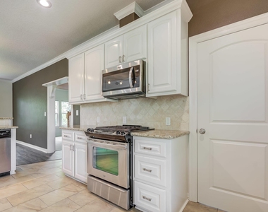 1009 Bryan Avenue - Photo Thumbnail 16
