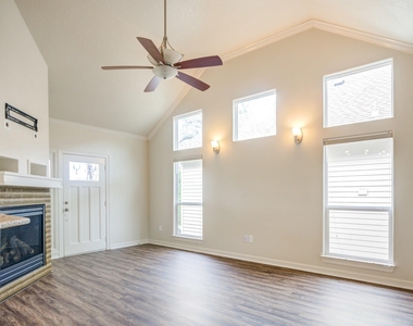 1009 Bryan Avenue - Photo Thumbnail 9