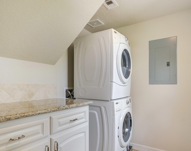 1009 Bryan Avenue - Photo Thumbnail 17