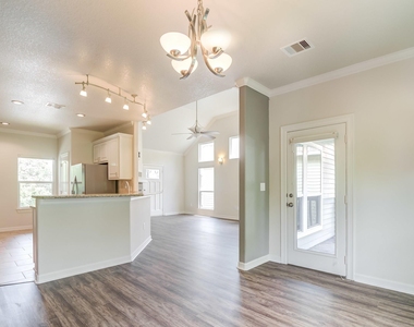 1009 Bryan Avenue - Photo Thumbnail 12