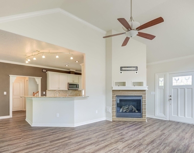 1009 Bryan Avenue - Photo Thumbnail 8