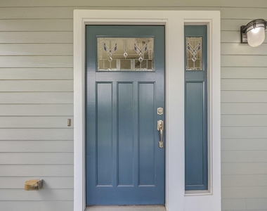 1009 Bryan Avenue - Photo Thumbnail 6
