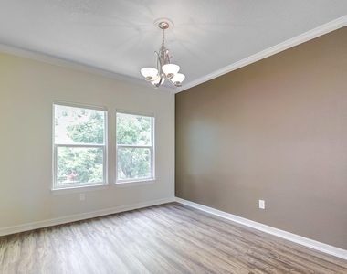 1009 Bryan Avenue - Photo Thumbnail 10