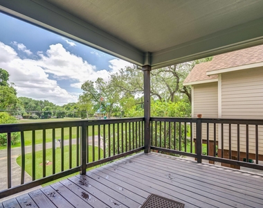 1009 Bryan Avenue - Photo Thumbnail 3