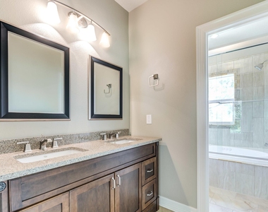 1009 Bryan Avenue - Photo Thumbnail 26
