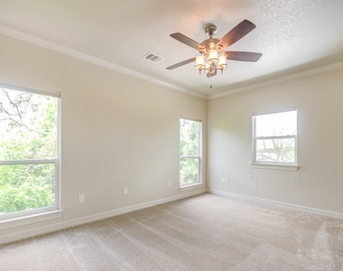 1009 Bryan Avenue - Photo Thumbnail 24