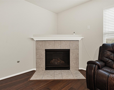 3219 Zephyr Glen Way - Photo Thumbnail 10
