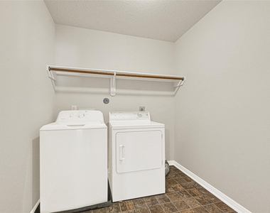 3219 Zephyr Glen Way - Photo Thumbnail 21