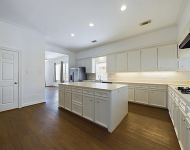 5627 Winsome Lane - Photo Thumbnail 10