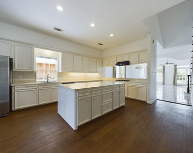 5627 Winsome Lane - Photo Thumbnail 11