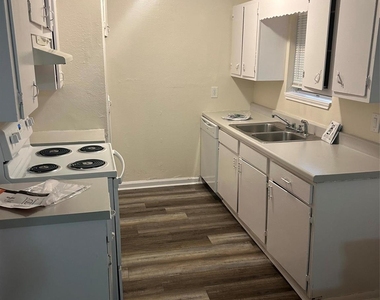 5718 Mackinaw Street - Photo Thumbnail 3