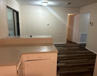 5718 Mackinaw Street - Photo Thumbnail 10
