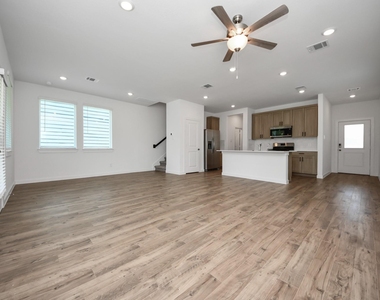 1918 Olivos Street - Photo Thumbnail 20