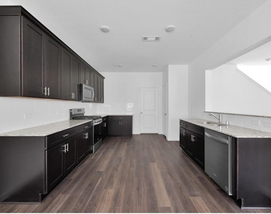 10573 Pineland Drive - Photo Thumbnail 2