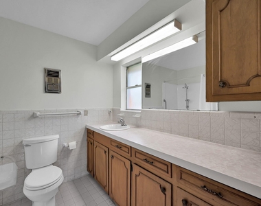 206 E Powell Street - Photo Thumbnail 15
