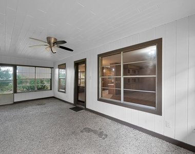 206 E Powell Street - Photo Thumbnail 16