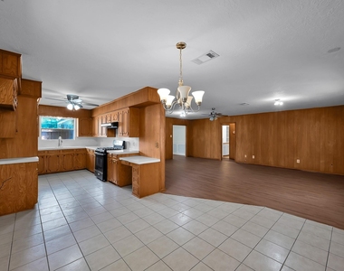 206 E Powell Street - Photo Thumbnail 9