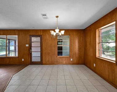 206 E Powell Street - Photo Thumbnail 12