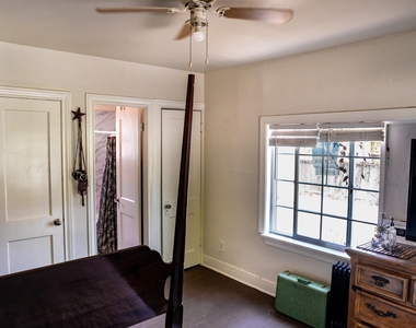 1909 Colquitt Street - Photo Thumbnail 9