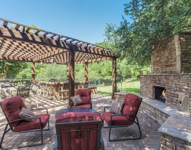 10440 Deerwood - Photo Thumbnail 12