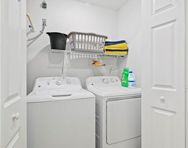 43021 Greenway Boulevard - Photo Thumbnail 17