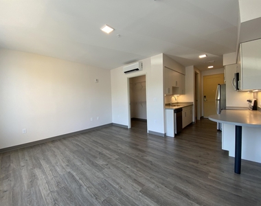 409 Elm - Photo Thumbnail 8