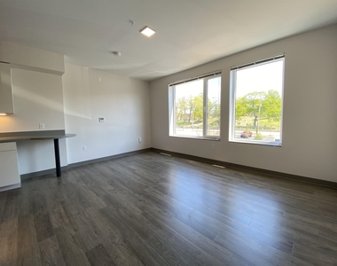409 Elm - Photo Thumbnail 6