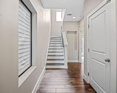 955 Saint Augustine Street - Photo Thumbnail 1