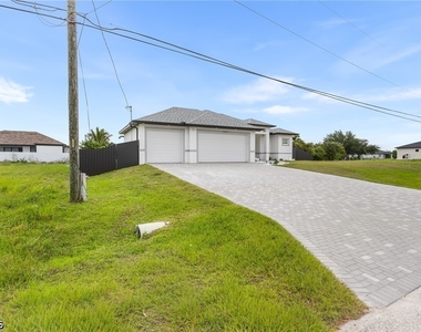 2837 Nw 3rd Street - Photo Thumbnail 2