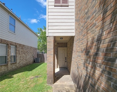 19330 Harvest Stream Way - Photo Thumbnail 3