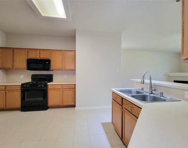 19330 Harvest Stream Way - Photo Thumbnail 16
