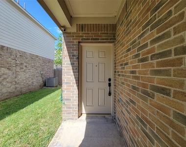 19330 Harvest Stream Way - Photo Thumbnail 4