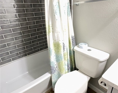 12700 Equestrian Circle - Photo Thumbnail 10