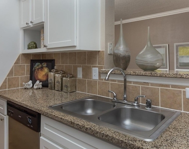 10440 Deerwood - Photo Thumbnail 4