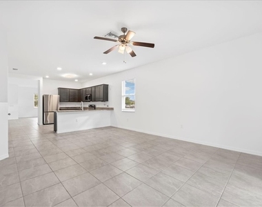 2928 Nw 27th Street - Photo Thumbnail 12