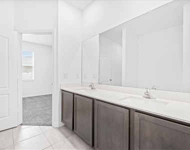 2928 Nw 27th Street - Photo Thumbnail 20