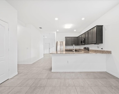 2928 Nw 27th Street - Photo Thumbnail 10